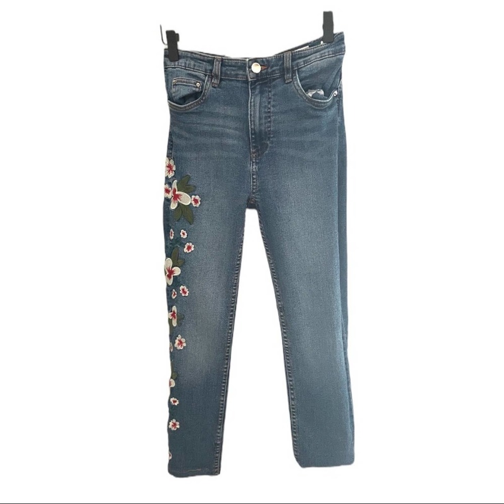 Zara Trafaluc Denimware Embroidered Mid Wash Blue with Flowers Size 4